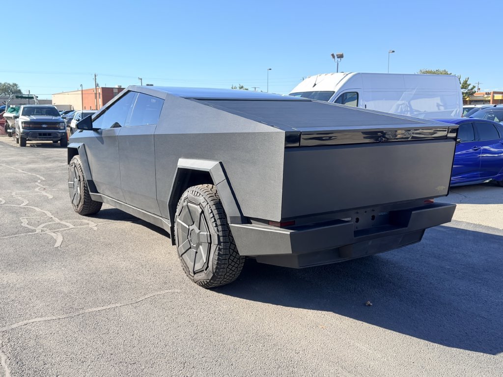 Used 2024 Tesla Cybertruck Cyberbeast AWD/4WD image 5
