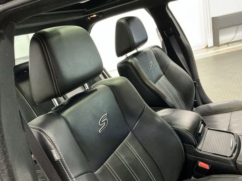 Used 2015 Chrysler 300 S image 22