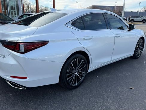 Used 2024 Lexus ES 350 w/ Premium Package image 3