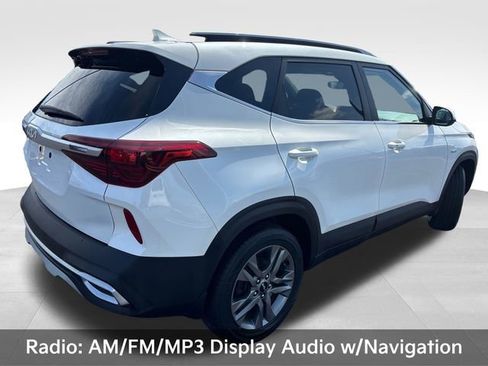 Used 2023 Kia Seltos S w/ Navigation Package AWD/4WD image 8
