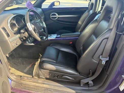 Used 2004 Chevrolet SSR w/ Preferred Equipment Group RWD image 6