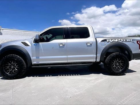 Used 2018 Ford F150 Raptor w/ Equipment Group 802A Luxury AWD/4WD image 3