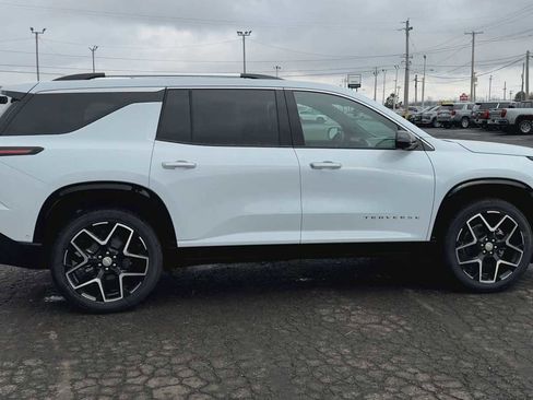 New 2026 Chevrolet Traverse High Country w/ LPO, Floor Liner Package FWD image 9