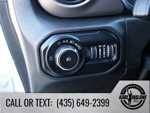 Used 2020 Jeep Wrangler Unlimited Willys image 16