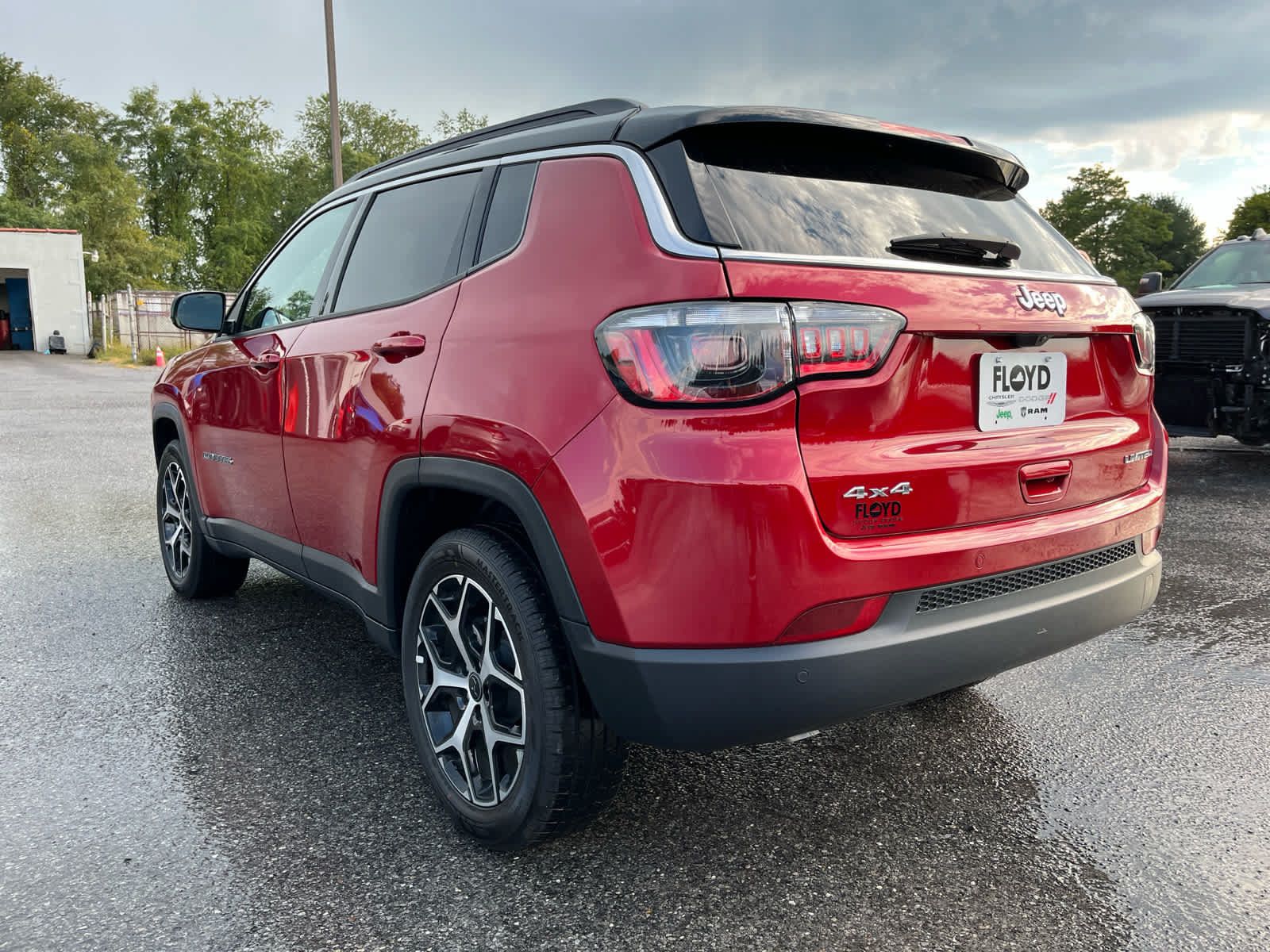 Used 2025 Jeep Compass Limited AWD/4WD image 5