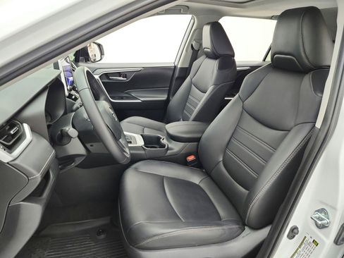 Used 2023 Toyota RAV4 XLE Premium FWD image 15