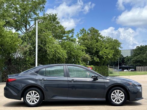 Used 2025 Toyota Camry LE FWD image 3