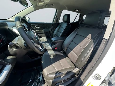Used 2024 GMC Terrain SLT AWD/4WD image 9