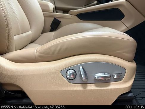 Used 2022 Porsche Macan AWD/4WD image 28
