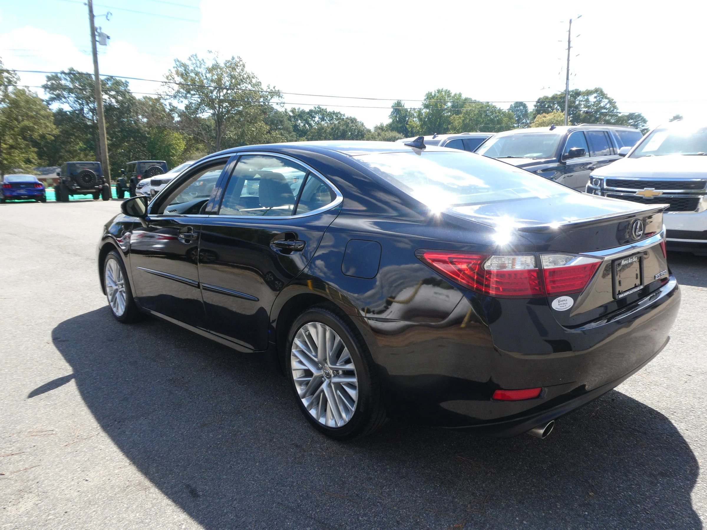 Used 2013 Lexus ES 350 w/ Luxury Pkg FWD image 4