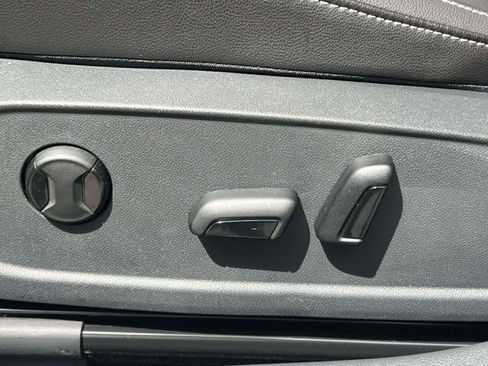 Used 2023 Volkswagen Jetta SE w/ Panoramic Sunroof Package FWD image 22