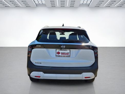 New 2026 Nissan Kicks SV FWD image 5