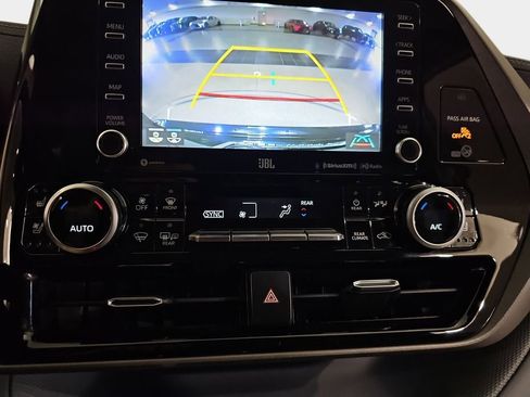 Used 2020 Toyota Highlander Limited AWD/4WD image 27