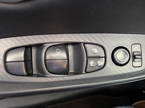 Used 2025 Nissan Sentra SV FWD image 23