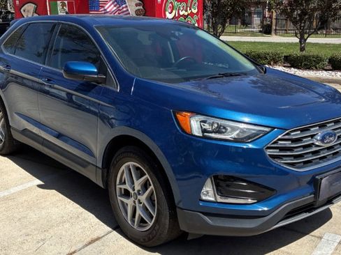 Used 2021 Ford Edge SEL w/ Cargo Accessory Package image 3