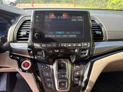 Used 2024 Honda Odyssey Elite image 21