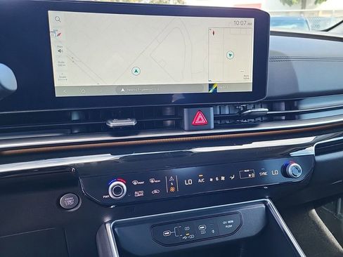 New 2025 Kia Carnival SX Prestige image 8