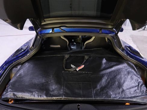 Used 2017 Chevrolet Corvette Stingray Coupe w/ 1LT image 28