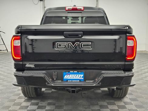 New 2026 GMC Canyon Denali w/ LPO, Denali Black Edition image 13