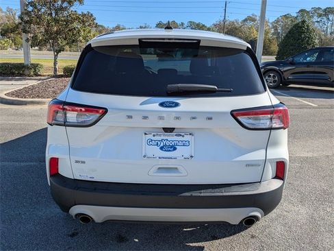 Certified 2020 Ford Escape SE image 4