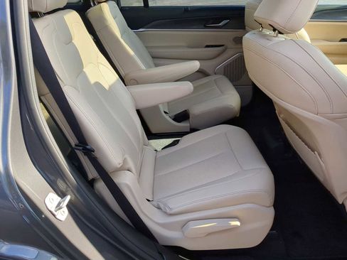 Used 2024 Jeep Grand Cherokee L Limited w/ Luxury Tech Group II image 29