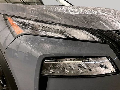 Used 2023 Nissan Rogue SV w/ SV Premium Package AWD/4WD image 27