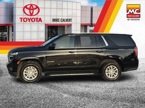 Used 2024 Chevrolet Tahoe LT w/ Luxury Package AWD/4WD image 2