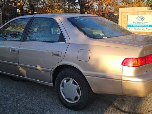 Used 2000 Toyota Camry LE image 30