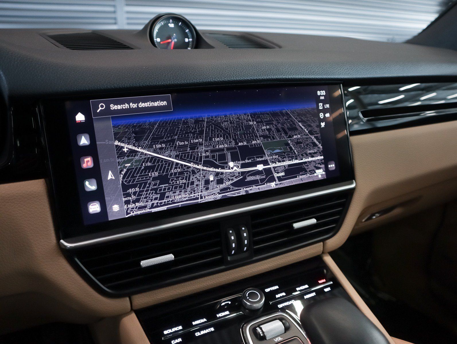 Certified 2022 Porsche Cayenne AWD/4WD image 24