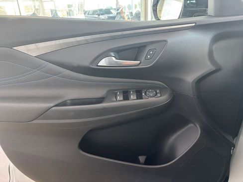 Used 2025 Buick Envista Sport Touring image 20