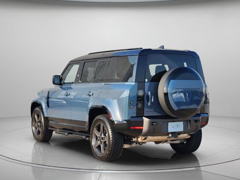 Certified 2026 Land Rover Defender 110 X-Dynamic SE AWD/4WD image 3