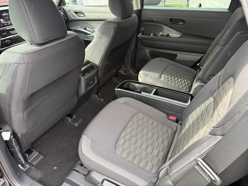 New 2025 Nissan Pathfinder SV image 37
