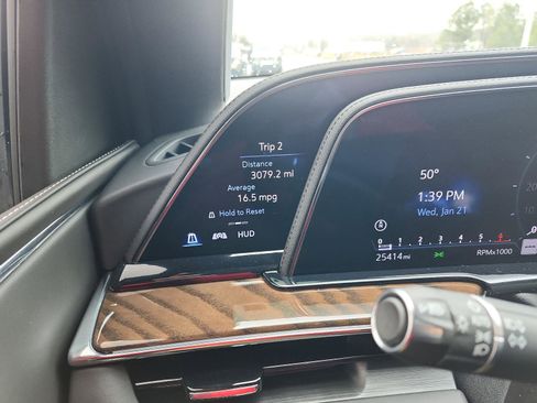 Used 2024 Cadillac Escalade Sport Platinum w/ LPO, ONYX Package image 27