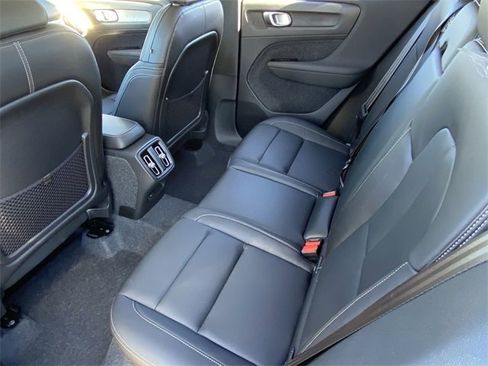 New 2026 Volvo XC40 B4 Core image 17