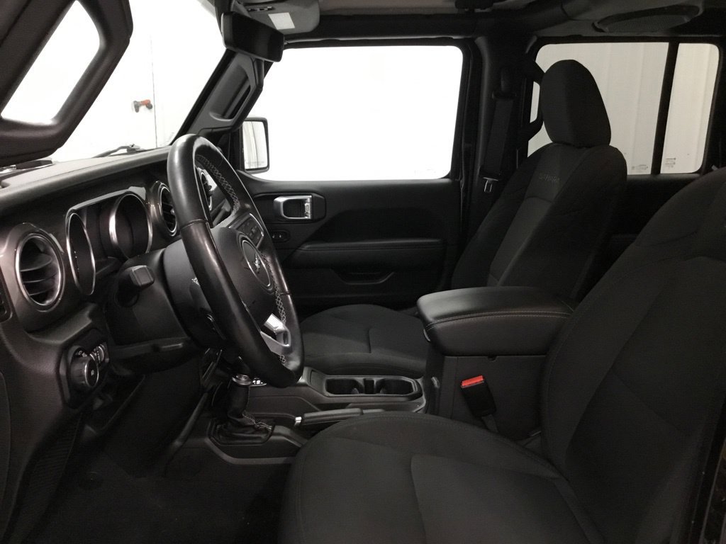 Used 2022 Jeep Wrangler Unlimited Sahara w/ Cold Weather Group AWD/4WD image 10