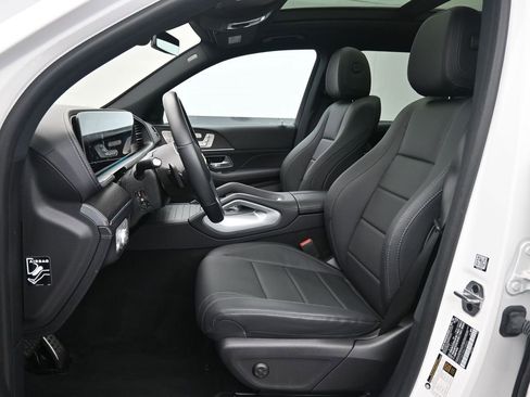 Used 2022 Mercedes-Benz GLS 450 4MATIC image 11