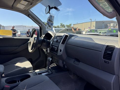 Used 2011 Nissan Frontier SV AWD/4WD image 34
