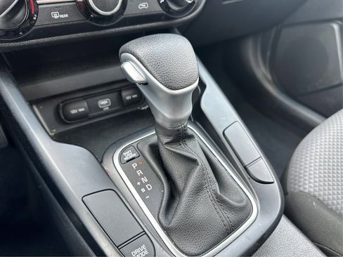 Used 2022 Kia Soul LX w/ Technology Package FWD image 16
