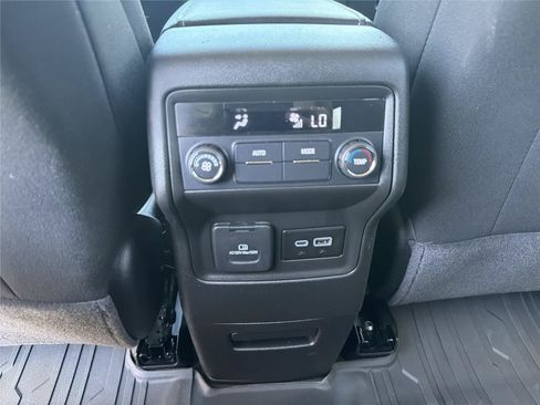 Used 2023 GMC Acadia SLE w/ Driver Convenience Package AWD/4WD image 11