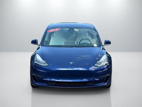 Used 2018 Tesla Model 3 Mid Range RWD image 2