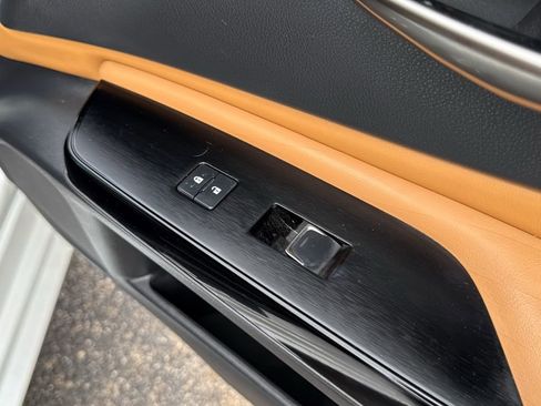 Used 2022 Lexus ES 300h Ultra Luxury w/ Accessory Package 2 FWD image 41