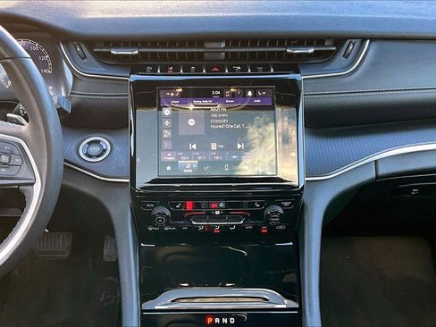 Certified 2023 Jeep Grand Cherokee Altitude image 12