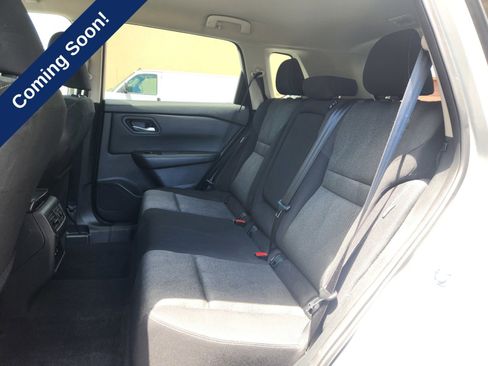 Used 2024 Nissan Rogue SV FWD image 12