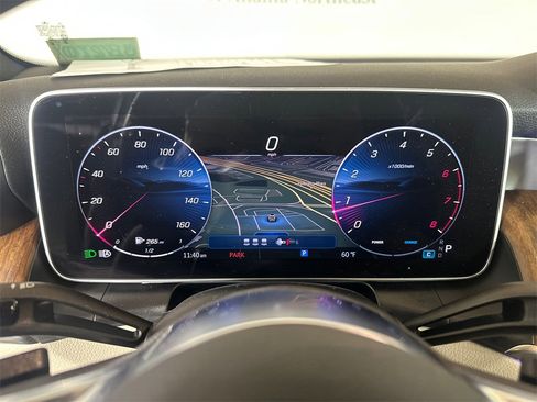 Certified 2025 Mercedes-Benz GLC 300 image 29