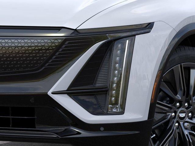 New 2026 Cadillac Lyriq Signature Sport AWD/4WD image 10