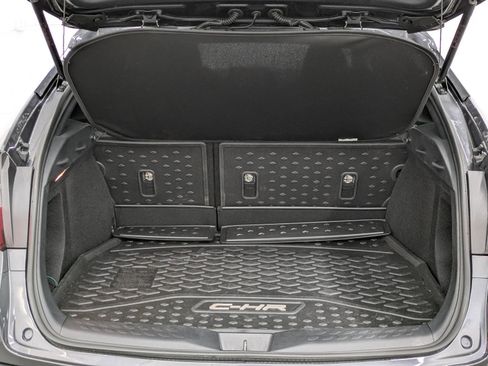 Used 2020 Toyota C-HR LE image 8