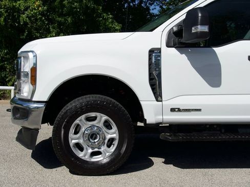 Certified 2025 Ford F250 XLT w/ FX4 Off-Road Package AWD/4WD image 5
