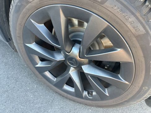 Used 2022 Tesla Model X image 12