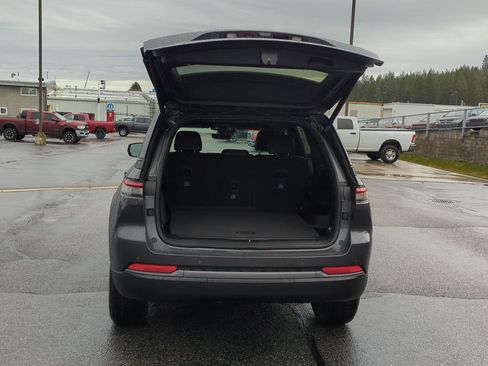 New 2026 Jeep Grand Cherokee Altitude AWD/4WD image 6