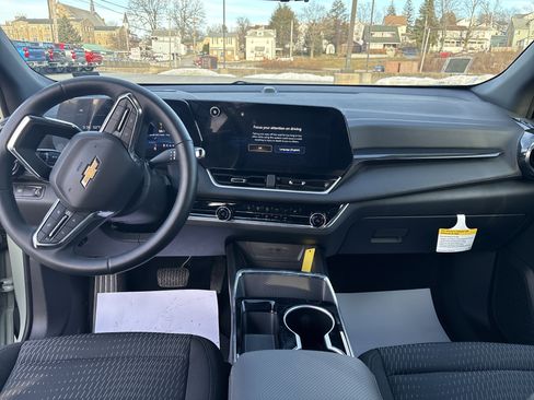 Used 2025 Chevrolet Equinox LT w/ Safety and Technology Package image 14